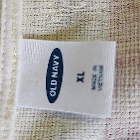 Old Navy sleevless top. Knoted at the waist. Size XL. Striped. Flattering. - Picture 6 of 9